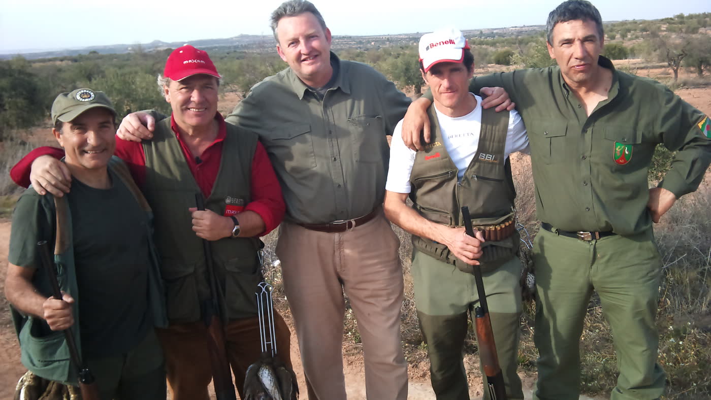 Grupo de cazadores durante el rodaje de Jara y Sedal en Granyena